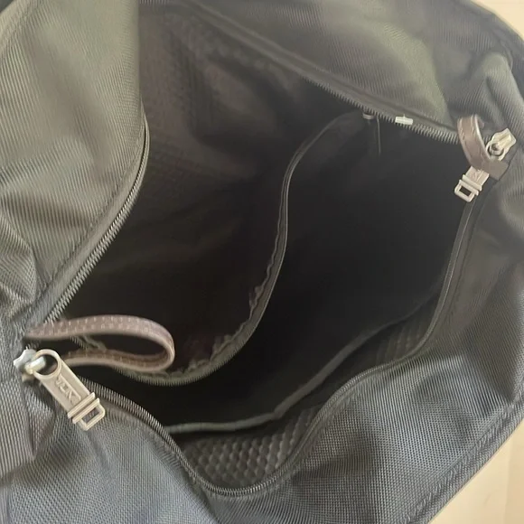 Tumi Black Laptop Bag - Picture 6 of 14